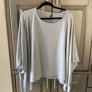 Poncho size medium brand Savvi